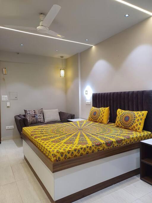 The Dream House Dlf Moti Nagar New Delhi