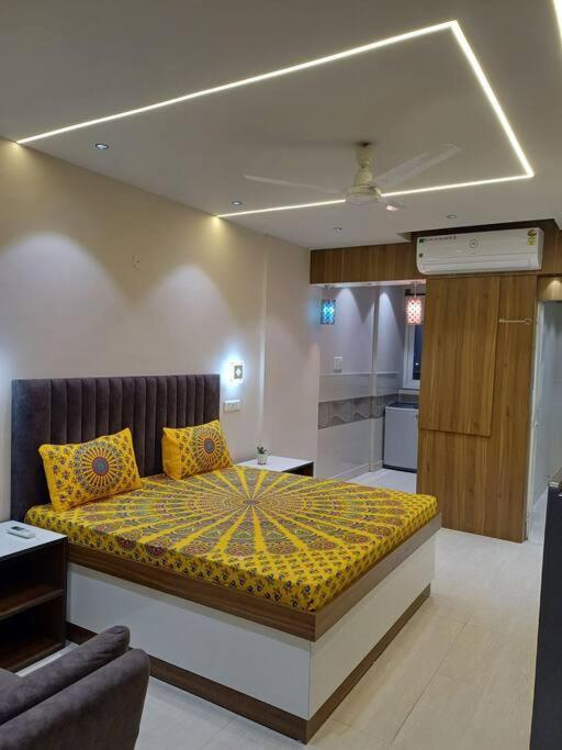 The Dream House Dlf Moti Nagar *